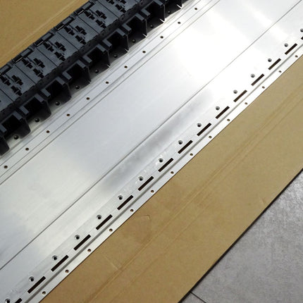B&R ACOPOSmulti Montageplatte 22 Steckplätze 8B0M0220HW00.000-1 / Neuwertig