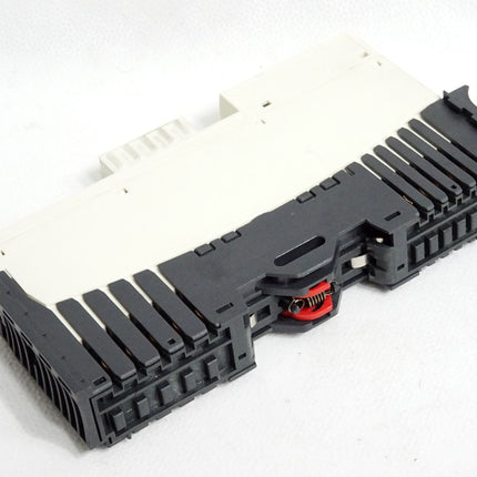 Schneider Electric Telemecanique Advantys Buserweiterung STBXBE2100 + STBXBA2000 - Maranos.de