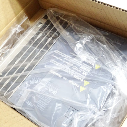 Siemens Sinamics S210 6SL3210-5HB10-4UF0 0.4kW / Neu OVP - Maranos.de