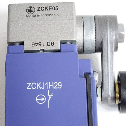 Telemecanique Endschalter ZCKJ1H29 8B1646 + 8B1646 ZCKE05 / Unbenutzt - Maranos.de