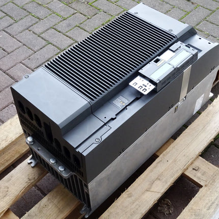 Siemens Sinamics PM240-2 6SL3210-1PE31-5AL0 75kW + 6SL3244-0BB12-1BA1 Neuwertig