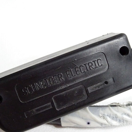 Schneider Electric Low Voltage Computer Cable 80° 30V 140XCA71703