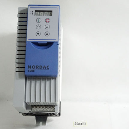 Nordac Frequenzumrichter SK500E-301-340-A 3.0kW - Gehäuse leicht beschädigt