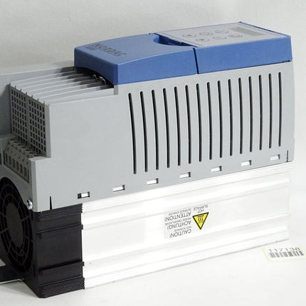 Nordac Frequenzumrichter SK500E-301-340-A 3.0kW - Gehäuse leicht beschädigt