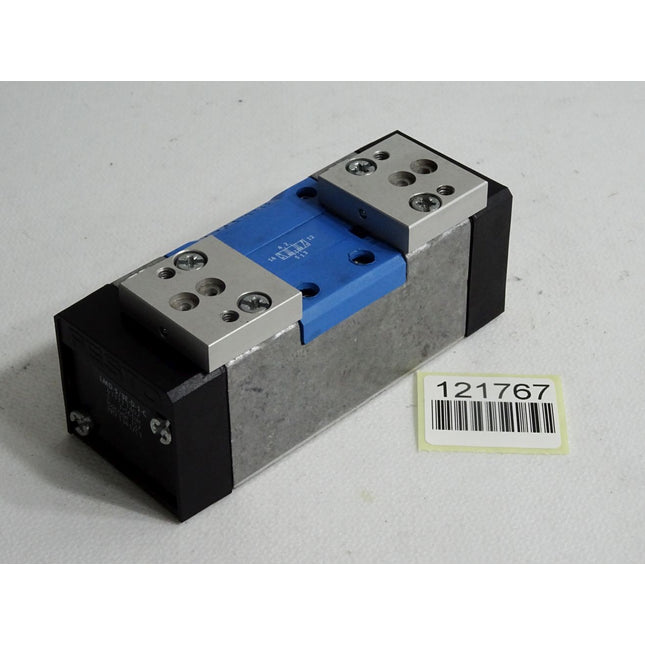 Festo Magnetventil 43333 LMD-5/3E-D-1- C / Unbenutzt mit Lagerspuren