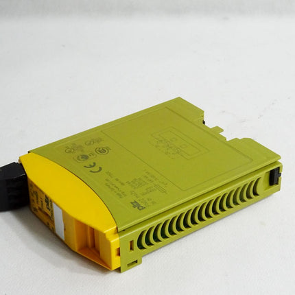 Pilz 773520 PNOZ mo2p 2n/o PNOZmulti - Gehäuse leicht beschädigt