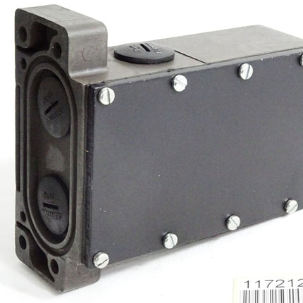 Balluff BNS519-D6-D16-62-10 Reihenpositionsschalter / Unbenutzt mit Lagerpuren