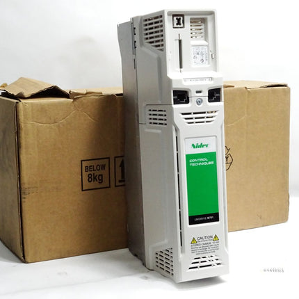Nidec Control Techniques Unidrive M701 2.2/3.0kW M701-034-00062-A  / Neuwertig