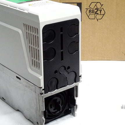 Nidec Control Techniques Unidrive M701 2.2/3.0kW M701-034-00062-A  / Neuwertig