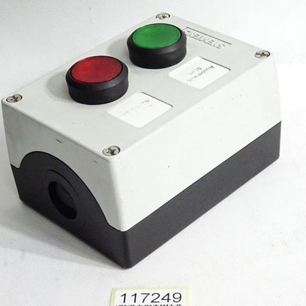 Siemens Gehäuse 3SU1802-0AA00-0AB1 mit Drucktaster grün und rot