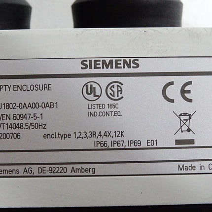 Siemens Gehäuse 3SU1802-0AA00-0AB1 mit Drucktaster grün und rot