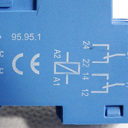 Finder Relais 44.52.9.024.0000 24VDC 6A 250VAC + Sockel 95.95.1 - Maranos.de