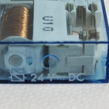 Finder Relais 44.52.9.024.0000 24VDC 6A 250VAC + Sockel 95.95.1 - Maranos.de