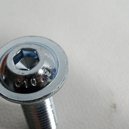 Würth Schrauben abgeflachtem Halbrundkopf Bund 010.9 M10x30 0060001030 /97 Stück - Maranos.de