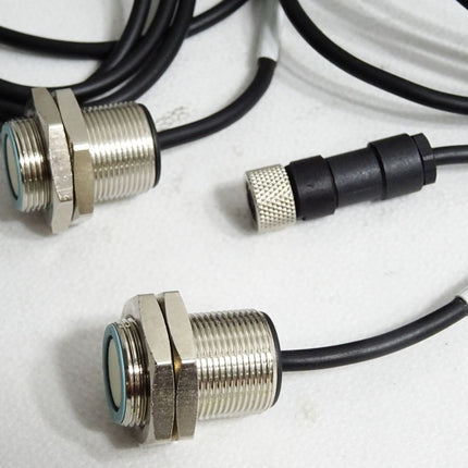 Leuze electronic Ultraschall Sensoren DB18UP G-MN DB 18 UP.1-25,2500 / Neuwertig