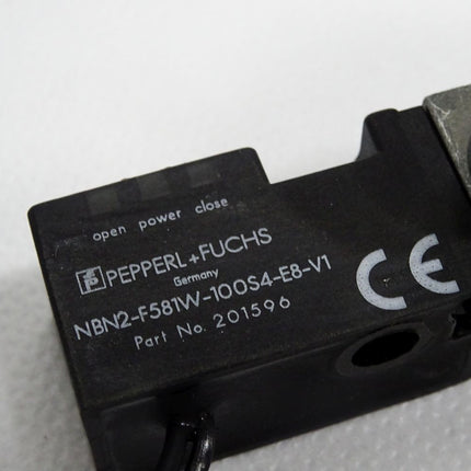 Pepper+Fuchs Tuenkers Induktives Abfrageset NBN2-F581W-100S4-E8-V1 201596 / Neu - Maranos.de