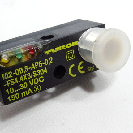 Turck Induktiver Sensor Ni2-Q9,5-AP6-0,2-FS4.4X3/S304 1650062 / Neu - Maranos.de