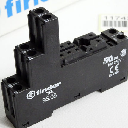 Finder Sockel 95.05.0 / Inhalt:6 Stück / Neu OVP