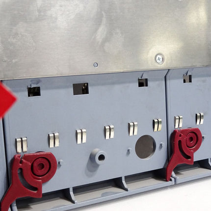 B&R 3BP150.4 Rev.C0 2005 Rückwandmodul 15 Steckplätze - Halterung gebrochen - Maranos.de