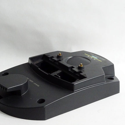 Siemens Charging Station 6AV6671-5CE00-0AX1 / Halterung gebrochen funktionsfähig