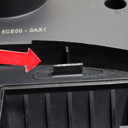 Siemens Charging Station 6AV6671-5CE00-0AX1 / Halterung gebrochen funktionsfähig