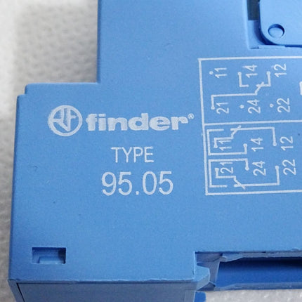 Finder Sockel 95.05 + Relais 8A 40.52S + 9902.9024.99 - Maranos.de