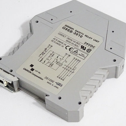 Omron Safety Relay Unit G9SB-3010 - Maranos.de