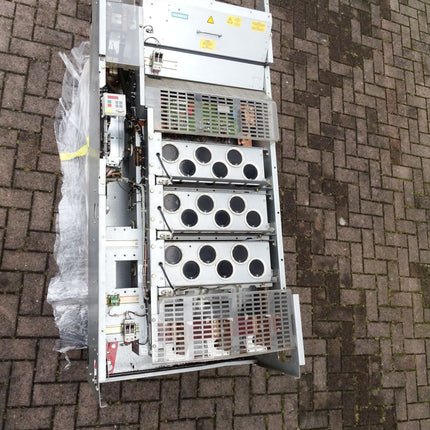 Siemens Simovert Frequenzumrichter 6SE7035-1EK60-Z G43 G91 6SE7038-6GL84-1BG2