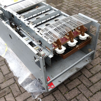 Siemens Simovert Frequenzumrichter 6SE7035-1EK60-Z G43 G91 6SE7038-6GL84-1BG2