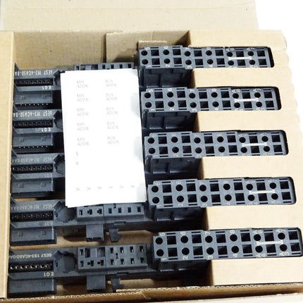 Siemens TM-E15C26 6ES7193-4CA50-0AA0 6ES7 193-4CA50-0AA0 Inhalt:5 Stück Neu OVP - Maranos.de