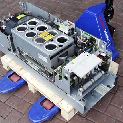 Siemens Simovert Frequenzumrichter 6SE7031-8EF60-Z G91