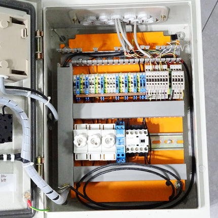 Samson Heizungsregler TROVIS 5476 RS485 mit Schaltschrank