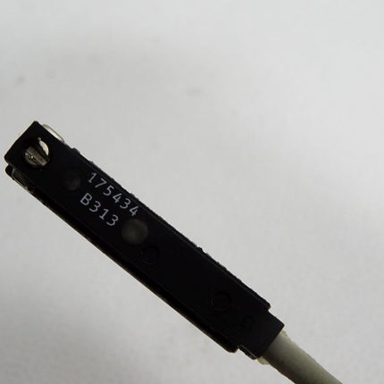 Festo Näherungsschalter SMT-8-PS-K5-LED-24-B 175434 - Maranos.de