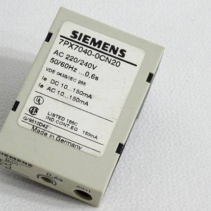 Siemens 7PX7040-0CN20 Zeitrelais 0.6s - Maranos.de