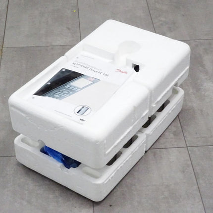 Danfoss VLT Automation Drive 131B3343 1.5kW FC-102P1K5T4E55H1 / Neu OVP - Maranos.de