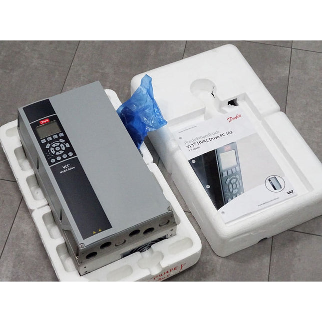 Danfoss VLT Automation Drive 131B3343 1.5kW FC-102P1K5T4E55H1 / Neu OVP - Maranos.de