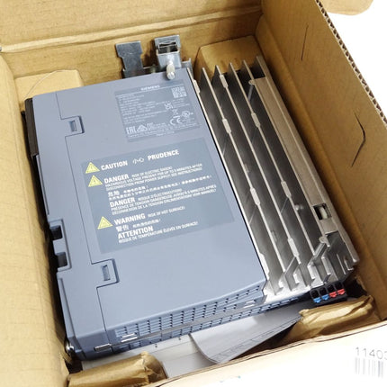 Siemens Sinamics S210 6SL3210-5HB10-4UF0 0.4kW / Neu OVP versiegelt - Maranos.de