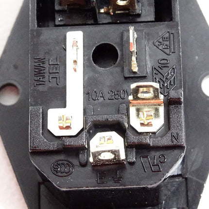 JEC Kaltgeräte-Steckverbinder JR-101-1FR / Neu - Maranos.de