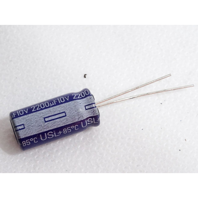 Kondensator 2200uF 10V / Neu - Maranos.de