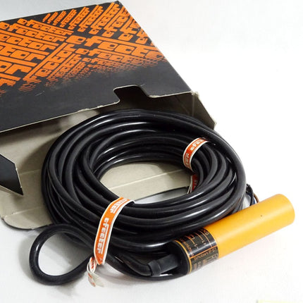 Ifm electronic induktiver Näherungsschalter IA-3010-APKG / Neu OVP