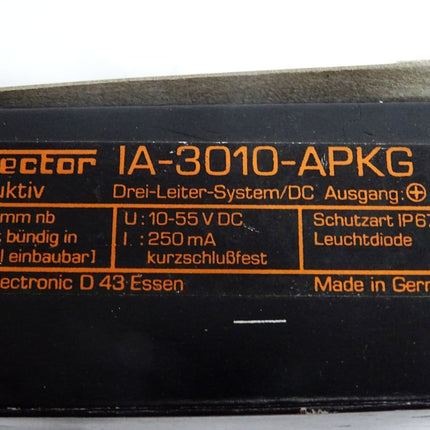 Ifm electronic induktiver Näherungsschalter IA-3010-APKG / Neu OVP