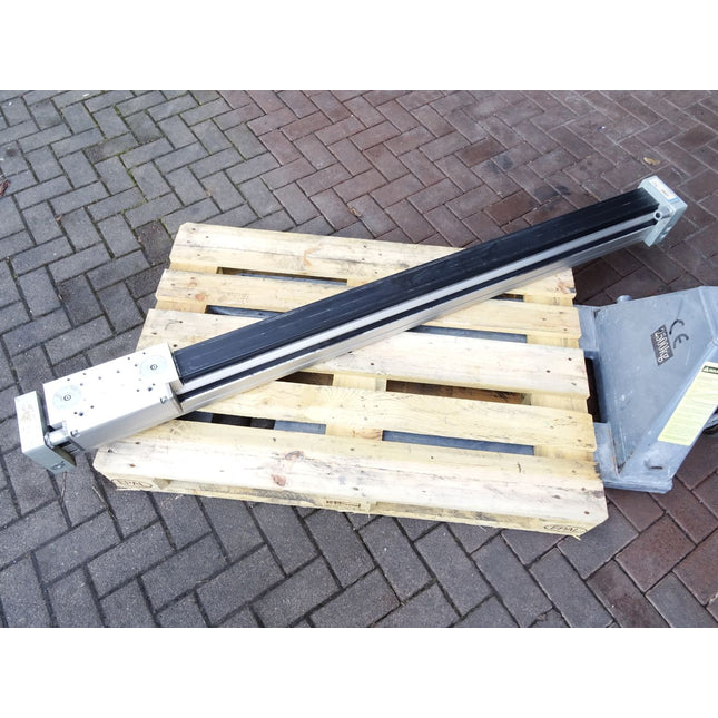 Festo Linearantrieb DGC-63-1400-GF-PPV-A 532451 / Unbenutzt mit Lagerspuren