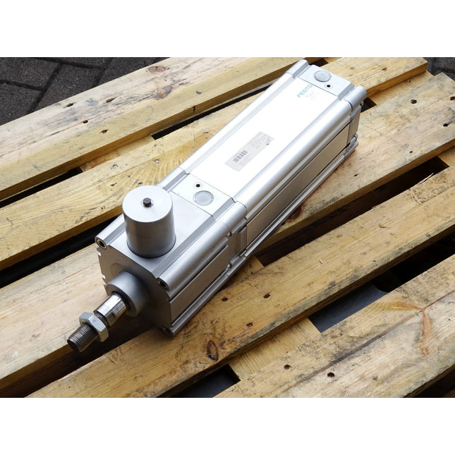Festo Normzylinder DNC-125-200-PPV-KP 163494 / Unbenutzt mit Lagerspuren