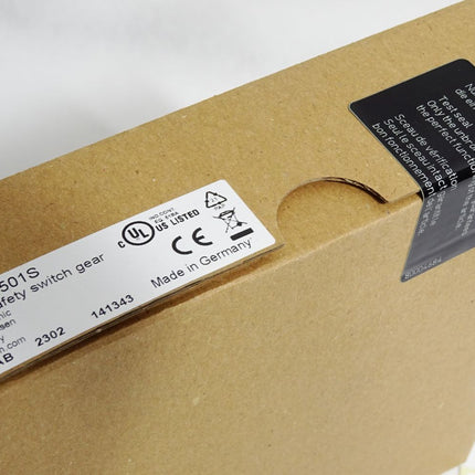 Ifm electronic Sicherheitsschaltgerät Safety switch gear G1501S / Neu OVP