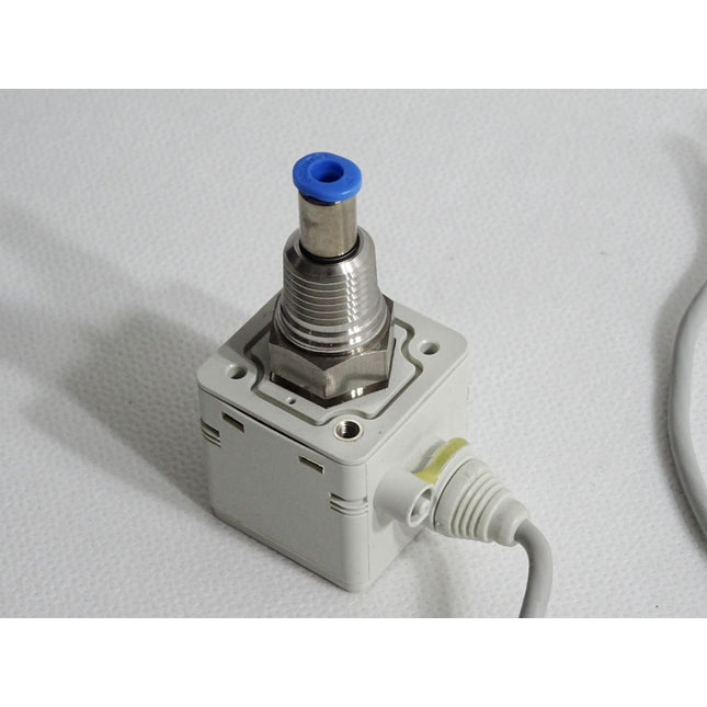 SMC ZSE50F-02-62L-M Digital Pressure Switch - Maranos.de