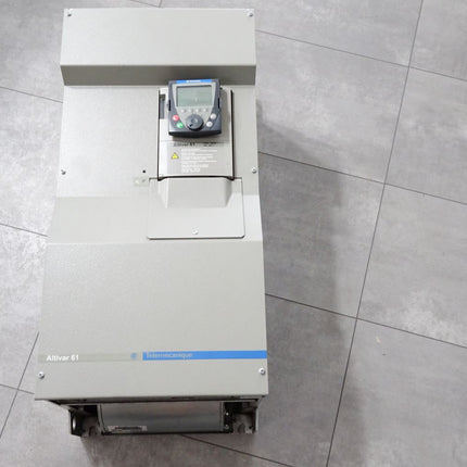 Telemecanique Schneider Atlitivar 61 132kW ATV61HC13N4 + VW3A1101 - Maranos.de