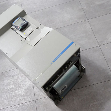 Telemecanique Schneider Atlitivar 61 132kW ATV61HC13N4 + VW3A1101 - Maranos.de