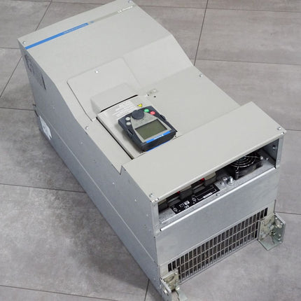 Telemecanique Schneider Atlitivar 61 132kW ATV61HC13N4 + VW3A1101 - Maranos.de