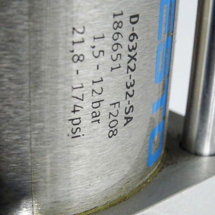 Festo Zylinder D-63X2-32-SA 186651 / Unbenutzt mit Lagerspuren