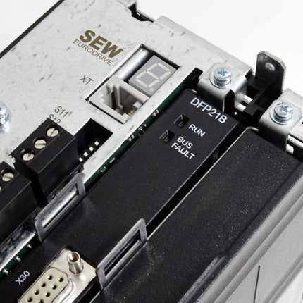 SEW Umrichter MDX61B0030-5A3-4-00 08279594 MDX61B-00 MDX60A0030 DFP21B Neuwertig - Maranos.de